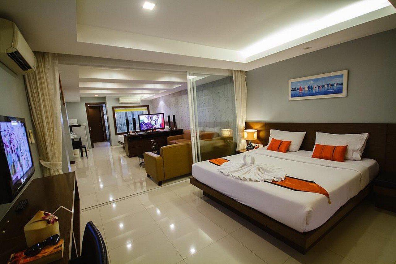 Platinum Hotel And Apartments Patong Exterior photo